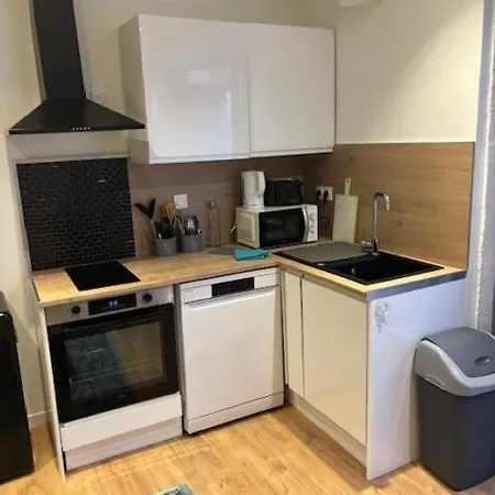 1 Bedroom - Heart Of Old 아파트 *